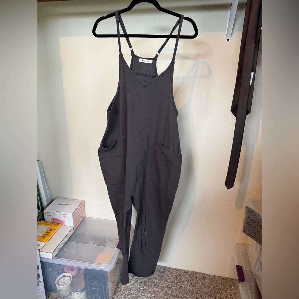 Black Sleeveless Jumpsuit Overalls with Front Pockets